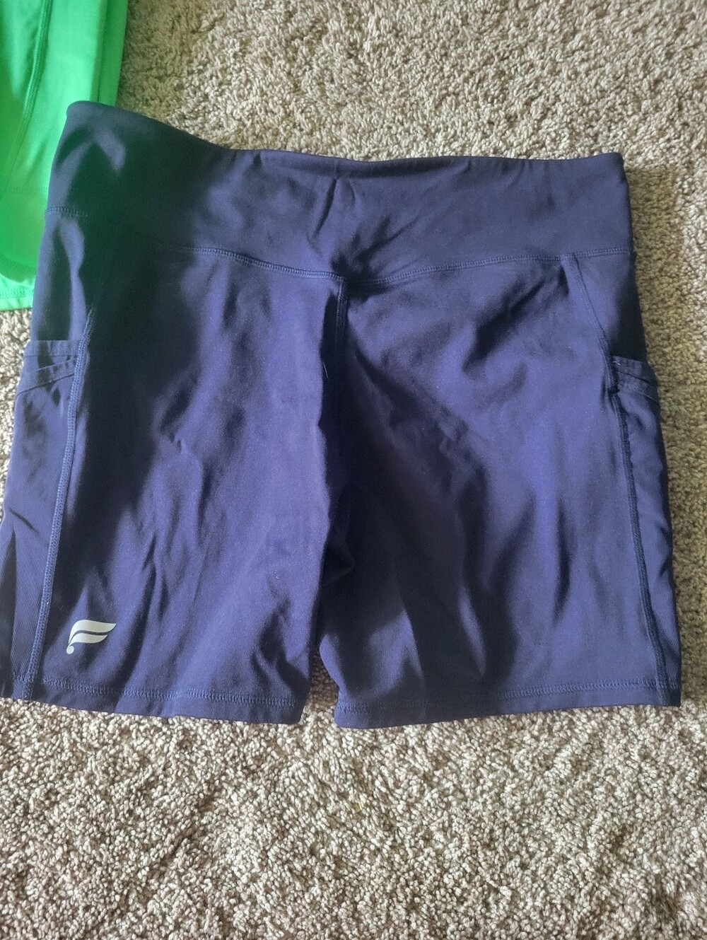 Fabletics Lot 3 Capri, 3 Shorts, 1 Sports Bra Womens XL - Picture 4 of 12